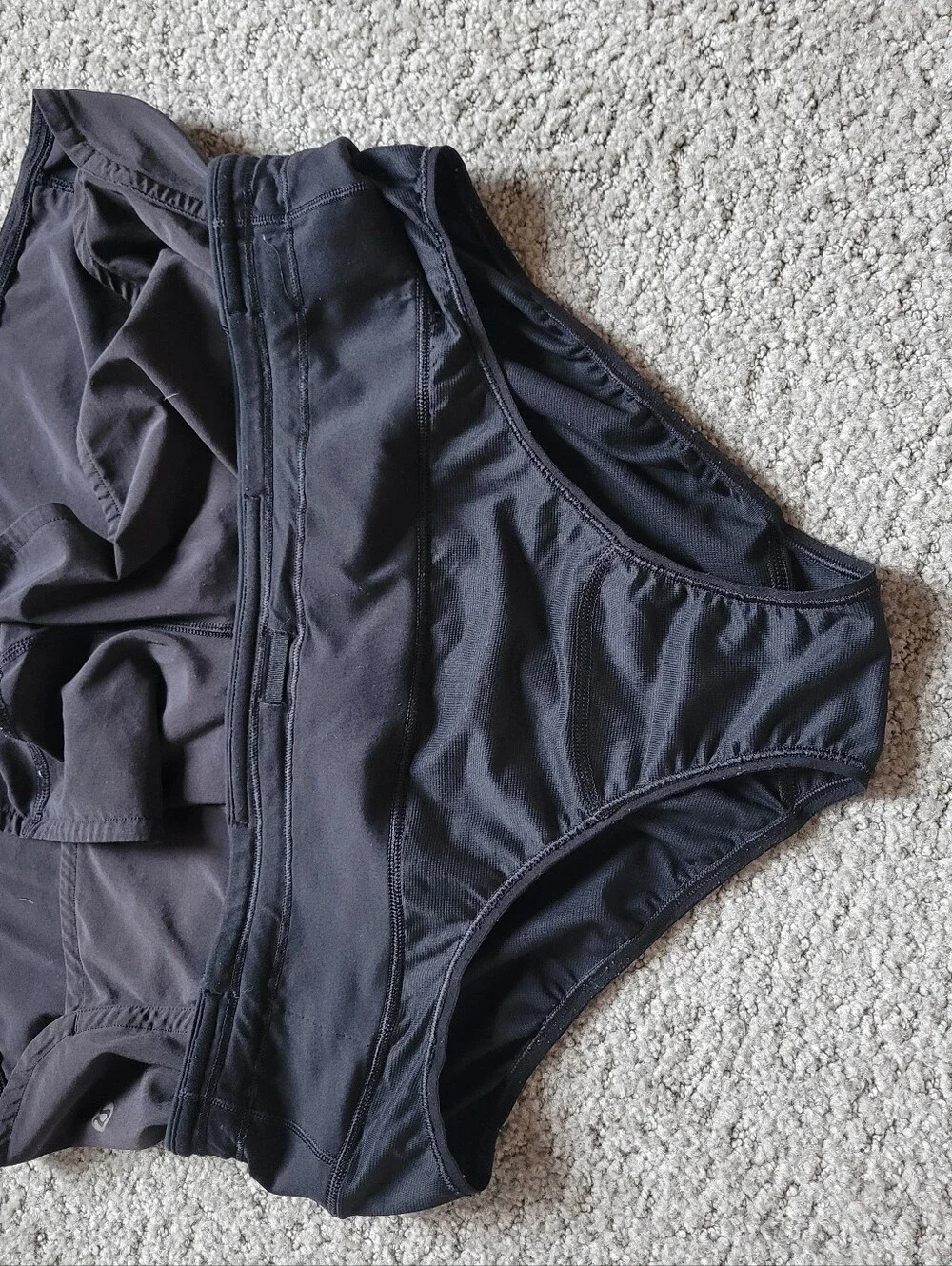 Lululemon Speed Up Low Rise Running Shorts Black Grey XS/Small